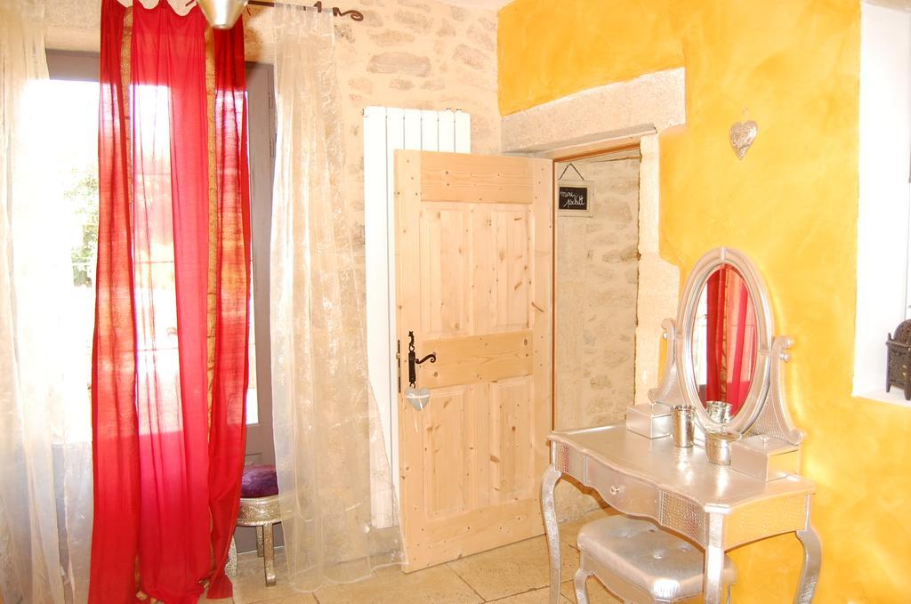 Maison D'Hotes Le Mas De Lila ヴェール・ポン・デュ・ガル 部屋 写真