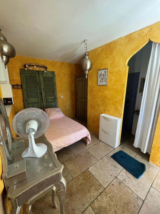 Maison D'Hotes Le Mas De Lila ヴェール・ポン・デュ・ガル エクステリア 写真